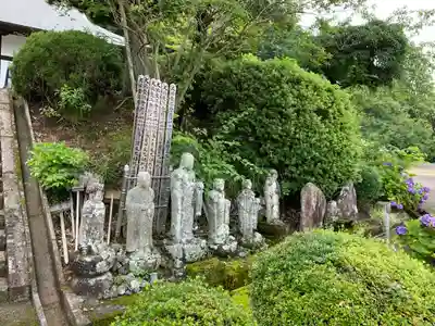 養山寺の地蔵