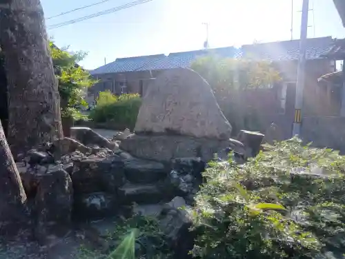 九所神社の{uncategorized: "未分類", other: "その他", undefined: "問題あり", building: "その他建物", grave: "お墓", sacred_gate: "鳥居", guardian: "狛犬", statue: "像", buddha: "仏像", history: "歴史", nature: "自然", garden: "庭園", animal: "動物", pagoda: "塔", temizu: "手水舎", mountain_gate: "山門・神門", sanctuary: "本殿・本堂", subordinate: "末社・摂社", art: "芸術", scenery: "景色", jizo: "地蔵", ema: "絵馬", goshuin: "御朱印", omikuji: "おみくじ", items: "授与品その他", amulet: "お守り", goshuincho: "御朱印帳", eats: "食事", festival: "お祭り", votive_dance: "神楽", shichigosan: "七五三参", wedding: "結婚式", experience: "体験その他", initially: "初詣", around: "周辺", anti_infection: "感染症対策"}