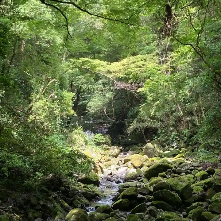 大本山七宝瀧寺の周辺