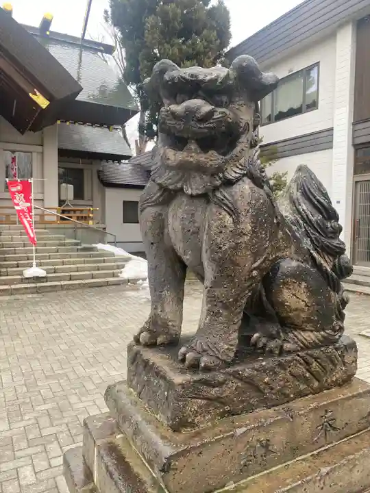 烈々布神社の狛犬