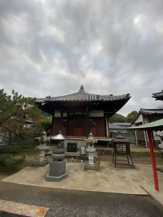天皇寺の本殿・本堂