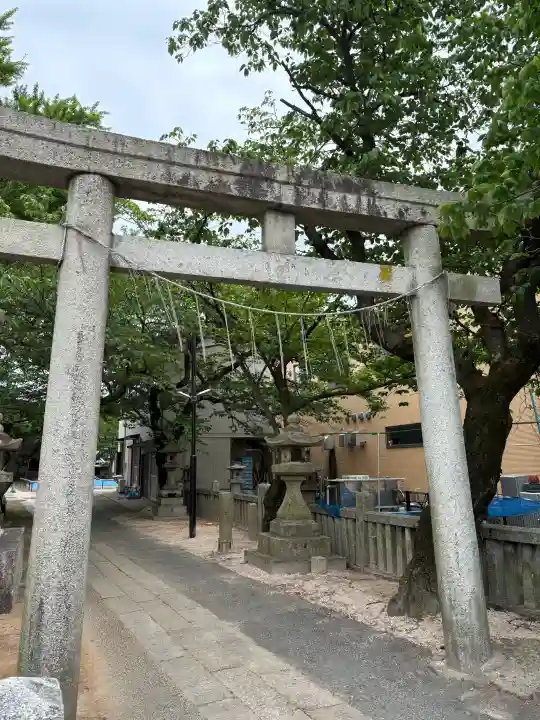 天御中主神社の{uncategorized: "未分類", other: "その他", undefined: "問題あり", building: "その他建物", grave: "お墓", sacred_gate: "鳥居", guardian: "狛犬", statue: "像", buddha: "仏像", history: "歴史", nature: "自然", garden: "庭園", animal: "動物", pagoda: "塔", temizu: "手水舎", mountain_gate: "山門・神門", sanctuary: "本殿・本堂", subordinate: "末社・摂社", art: "芸術", scenery: "景色", jizo: "地蔵", ema: "絵馬", goshuin: "御朱印", omikuji: "おみくじ", items: "授与品その他", amulet: "お守り", goshuincho: "御朱印帳", eats: "食事", festival: "お祭り", votive_dance: "神楽", shichigosan: "七五三参", wedding: "結婚式", experience: "体験その他", initially: "初詣", around: "周辺", anti_infection: "感染症対策"}