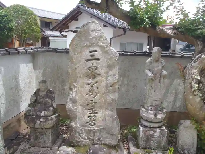 仏徳寺(岐阜県)