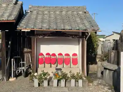 浄源寺の{uncategorized: "未分類", other: "その他", undefined: "問題あり", building: "その他建物", grave: "お墓", sacred_gate: "鳥居", guardian: "狛犬", statue: "像", buddha: "仏像", history: "歴史", nature: "自然", garden: "庭園", animal: "動物", pagoda: "塔", temizu: "手水舎", mountain_gate: "山門・神門", sanctuary: "本殿・本堂", subordinate: "末社・摂社", art: "芸術", scenery: "景色", jizo: "地蔵", ema: "絵馬", goshuin: "御朱印", omikuji: "おみくじ", items: "授与品その他", amulet: "お守り", goshuincho: "御朱印帳", eats: "食事", festival: "お祭り", votive_dance: "神楽", shichigosan: "七五三参", wedding: "結婚式", experience: "体験その他", initially: "初詣", around: "周辺", anti_infection: "感染症対策"}