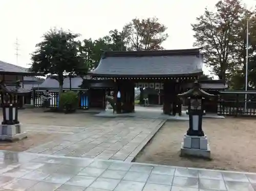 速谷神社の山門