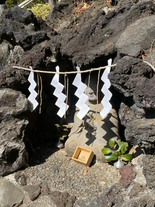 千駄ヶ谷冨士浅間神社の{uncategorized: "未分類", other: "その他", undefined: "問題あり", building: "その他建物", grave: "お墓", sacred_gate: "鳥居", guardian: "狛犬", statue: "像", buddha: "仏像", history: "歴史", nature: "自然", garden: "庭園", animal: "動物", pagoda: "塔", temizu: "手水舎", mountain_gate: "山門・神門", sanctuary: "本殿・本堂", subordinate: "末社・摂社", art: "芸術", scenery: "景色", jizo: "地蔵", ema: "絵馬", goshuin: "御朱印", omikuji: "おみくじ", items: "授与品その他", amulet: "お守り", goshuincho: "御朱印帳", eats: "食事", festival: "お祭り", votive_dance: "神楽", shichigosan: "七五三参", wedding: "結婚式", experience: "体験その他", initially: "初詣", around: "周辺", anti_infection: "感染症対策"}