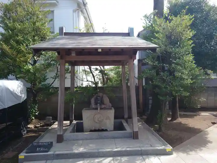 天沼熊野神社の手水舎