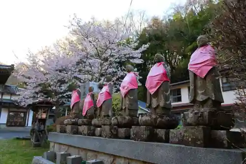 州伝寺の地蔵