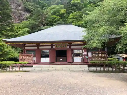 鳳来寺の本殿・本堂