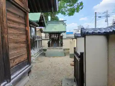 神明社・八幡社合殿(中杉町)の末社・摂社