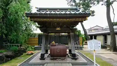 三学院の手水舎