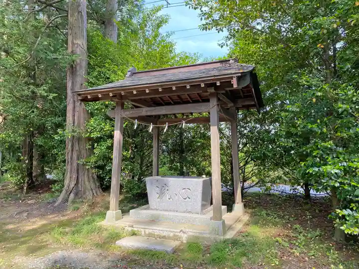 手子后神社の手水舎