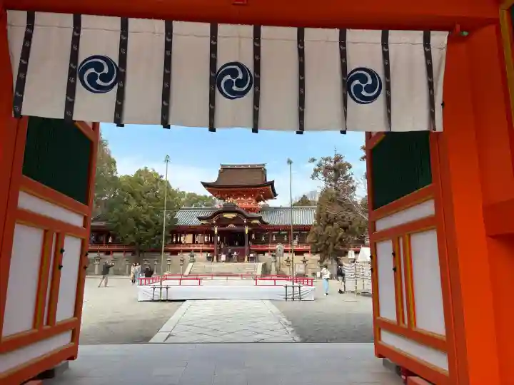 石清水八幡宮の{uncategorized: "未分類", other: "その他", undefined: "問題あり", building: "その他建物", grave: "お墓", sacred_gate: "鳥居", guardian: "狛犬", statue: "像", buddha: "仏像", history: "歴史", nature: "自然", garden: "庭園", animal: "動物", pagoda: "塔", temizu: "手水舎", mountain_gate: "山門・神門", sanctuary: "本殿・本堂", subordinate: "末社・摂社", art: "芸術", scenery: "景色", jizo: "地蔵", ema: "絵馬", goshuin: "御朱印", omikuji: "おみくじ", items: "授与品その他", amulet: "お守り", goshuincho: "御朱印帳", eats: "食事", festival: "お祭り", votive_dance: "神楽", shichigosan: "七五三参", wedding: "結婚式", experience: "体験その他", initially: "初詣", around: "周辺", anti_infection: "感染症対策"}