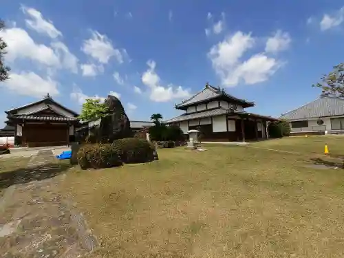永慶寺の{uncategorized: "未分類", other: "その他", undefined: "問題あり", building: "その他建物", grave: "お墓", sacred_gate: "鳥居", guardian: "狛犬", statue: "像", buddha: "仏像", history: "歴史", nature: "自然", garden: "庭園", animal: "動物", pagoda: "塔", temizu: "手水舎", mountain_gate: "山門・神門", sanctuary: "本殿・本堂", subordinate: "末社・摂社", art: "芸術", scenery: "景色", jizo: "地蔵", ema: "絵馬", goshuin: "御朱印", omikuji: "おみくじ", items: "授与品その他", amulet: "お守り", goshuincho: "御朱印帳", eats: "食事", festival: "お祭り", votive_dance: "神楽", shichigosan: "七五三参", wedding: "結婚式", experience: "体験その他", initially: "初詣", around: "周辺", anti_infection: "感染症対策"}