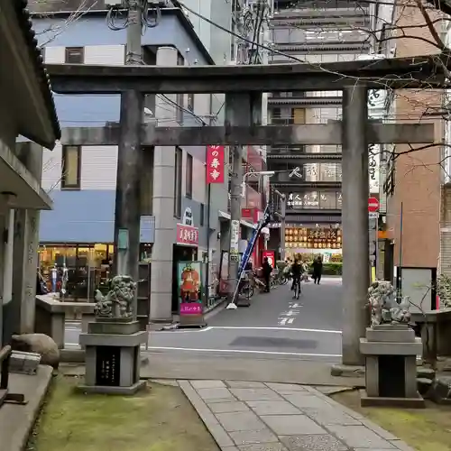 銀杏岡八幡神社の鳥居