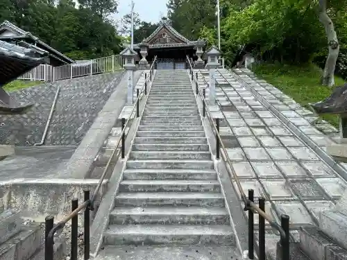 若宮神社の{uncategorized: "未分類", other: "その他", undefined: "問題あり", building: "その他建物", grave: "お墓", sacred_gate: "鳥居", guardian: "狛犬", statue: "像", buddha: "仏像", history: "歴史", nature: "自然", garden: "庭園", animal: "動物", pagoda: "塔", temizu: "手水舎", mountain_gate: "山門・神門", sanctuary: "本殿・本堂", subordinate: "末社・摂社", art: "芸術", scenery: "景色", jizo: "地蔵", ema: "絵馬", goshuin: "御朱印", omikuji: "おみくじ", items: "授与品その他", amulet: "お守り", goshuincho: "御朱印帳", eats: "食事", festival: "お祭り", votive_dance: "神楽", shichigosan: "七五三参", wedding: "結婚式", experience: "体験その他", initially: "初詣", around: "周辺", anti_infection: "感染症対策"}