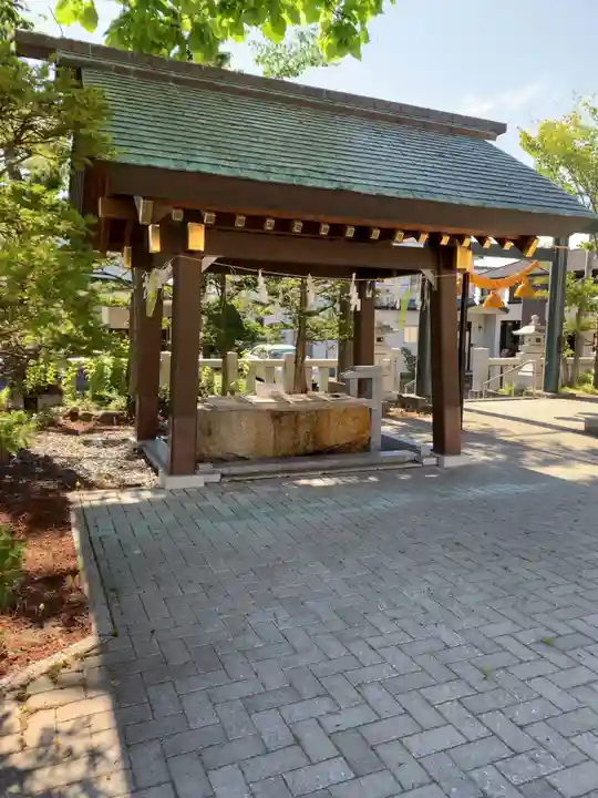 烈々布神社の手水舎