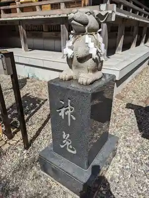 湯倉神社の像