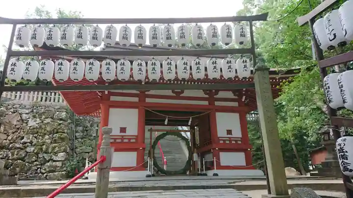 吉備津神社の山門・神門