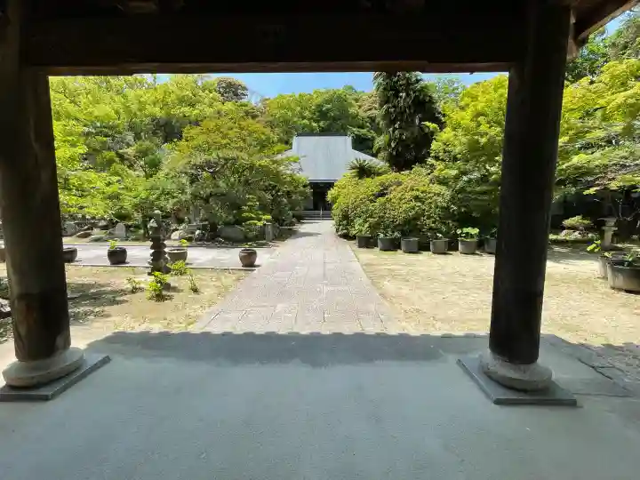 伊勢の国 四天王寺の{uncategorized: "未分類", other: "その他", undefined: "問題あり", building: "その他建物", grave: "お墓", sacred_gate: "鳥居", guardian: "狛犬", statue: "像", buddha: "仏像", history: "歴史", nature: "自然", garden: "庭園", animal: "動物", pagoda: "塔", temizu: "手水舎", mountain_gate: "山門・神門", sanctuary: "本殿・本堂", subordinate: "末社・摂社", art: "芸術", scenery: "景色", jizo: "地蔵", ema: "絵馬", goshuin: "御朱印", omikuji: "おみくじ", items: "授与品その他", amulet: "お守り", goshuincho: "御朱印帳", eats: "食事", festival: "お祭り", votive_dance: "神楽", shichigosan: "七五三参", wedding: "結婚式", experience: "体験その他", initially: "初詣", around: "周辺", anti_infection: "感染症対策"}
