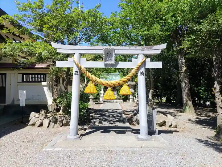 八王子神社の鳥居