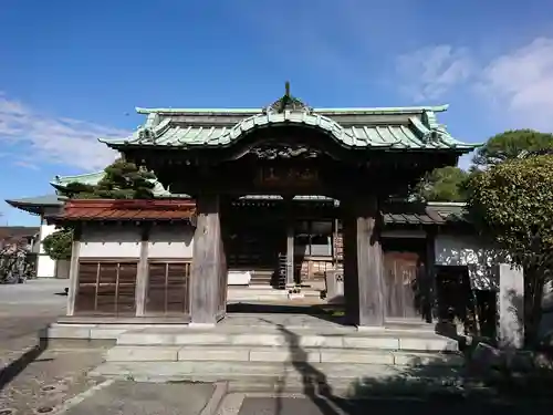 傳心寺の山門