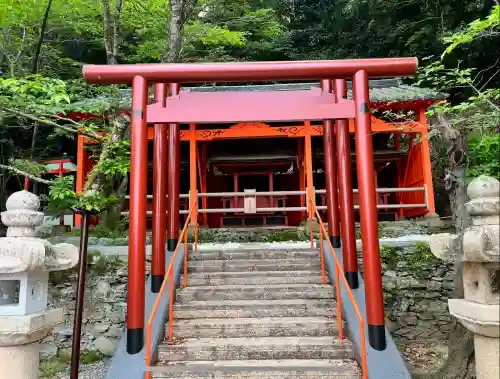 三社権現の鳥居