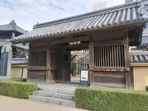 東長寺の山門