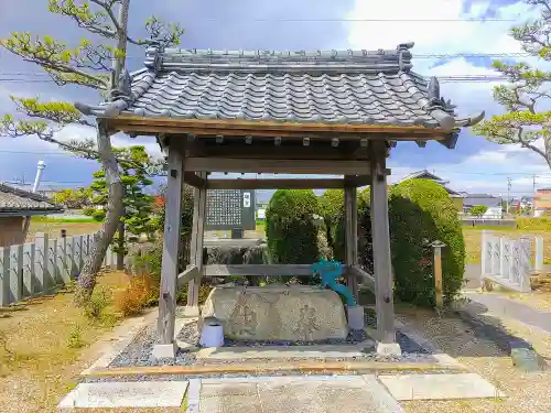 神明神社の手水舎