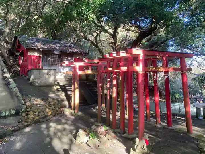金刀比羅神社の{uncategorized: "未分類", other: "その他", undefined: "問題あり", building: "その他建物", grave: "お墓", sacred_gate: "鳥居", guardian: "狛犬", statue: "像", buddha: "仏像", history: "歴史", nature: "自然", garden: "庭園", animal: "動物", pagoda: "塔", temizu: "手水舎", mountain_gate: "山門・神門", sanctuary: "本殿・本堂", subordinate: "末社・摂社", art: "芸術", scenery: "景色", jizo: "地蔵", ema: "絵馬", goshuin: "御朱印", omikuji: "おみくじ", items: "授与品その他", amulet: "お守り", goshuincho: "御朱印帳", eats: "食事", festival: "お祭り", votive_dance: "神楽", shichigosan: "七五三参", wedding: "結婚式", experience: "体験その他", initially: "初詣", around: "周辺", anti_infection: "感染症対策"}