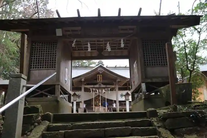 王宮伊豆神社の山門・神門