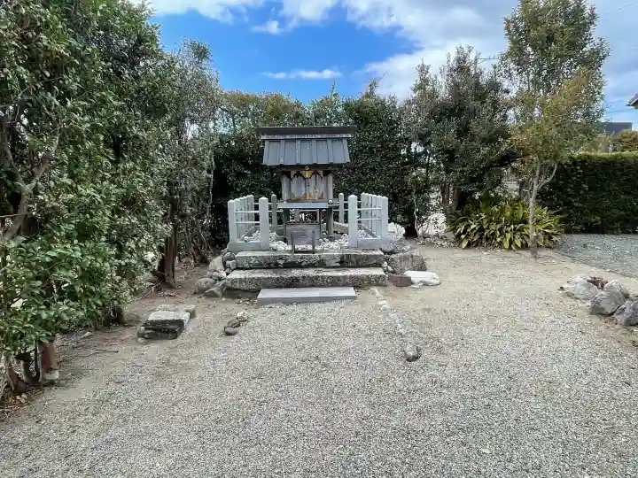 棒屋神社の{uncategorized: "未分類", other: "その他", undefined: "問題あり", building: "その他建物", grave: "お墓", sacred_gate: "鳥居", guardian: "狛犬", statue: "像", buddha: "仏像", history: "歴史", nature: "自然", garden: "庭園", animal: "動物", pagoda: "塔", temizu: "手水舎", mountain_gate: "山門・神門", sanctuary: "本殿・本堂", subordinate: "末社・摂社", art: "芸術", scenery: "景色", jizo: "地蔵", ema: "絵馬", goshuin: "御朱印", omikuji: "おみくじ", items: "授与品その他", amulet: "お守り", goshuincho: "御朱印帳", eats: "食事", festival: "お祭り", votive_dance: "神楽", shichigosan: "七五三参", wedding: "結婚式", experience: "体験その他", initially: "初詣", around: "周辺", anti_infection: "感染症対策"}