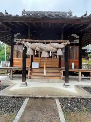 御建神社の{uncategorized: "未分類", other: "その他", undefined: "問題あり", building: "その他建物", grave: "お墓", sacred_gate: "鳥居", guardian: "狛犬", statue: "像", buddha: "仏像", history: "歴史", nature: "自然", garden: "庭園", animal: "動物", pagoda: "塔", temizu: "手水舎", mountain_gate: "山門・神門", sanctuary: "本殿・本堂", subordinate: "末社・摂社", art: "芸術", scenery: "景色", jizo: "地蔵", ema: "絵馬", goshuin: "御朱印", omikuji: "おみくじ", items: "授与品その他", amulet: "お守り", goshuincho: "御朱印帳", eats: "食事", festival: "お祭り", votive_dance: "神楽", shichigosan: "七五三参", wedding: "結婚式", experience: "体験その他", initially: "初詣", around: "周辺", anti_infection: "感染症対策"}