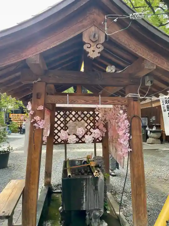 川越熊野神社の{uncategorized: "未分類", other: "その他", undefined: "問題あり", building: "その他建物", grave: "お墓", sacred_gate: "鳥居", guardian: "狛犬", statue: "像", buddha: "仏像", history: "歴史", nature: "自然", garden: "庭園", animal: "動物", pagoda: "塔", temizu: "手水舎", mountain_gate: "山門・神門", sanctuary: "本殿・本堂", subordinate: "末社・摂社", art: "芸術", scenery: "景色", jizo: "地蔵", ema: "絵馬", goshuin: "御朱印", omikuji: "おみくじ", items: "授与品その他", amulet: "お守り", goshuincho: "御朱印帳", eats: "食事", festival: "お祭り", votive_dance: "神楽", shichigosan: "七五三参", wedding: "結婚式", experience: "体験その他", initially: "初詣", around: "周辺", anti_infection: "感染症対策"}
