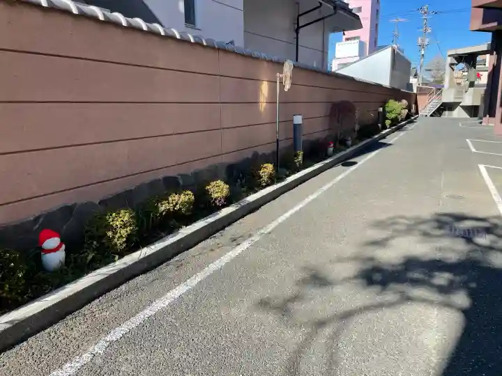 常楽寺の{uncategorized: "未分類", other: "その他", undefined: "問題あり", building: "その他建物", grave: "お墓", sacred_gate: "鳥居", guardian: "狛犬", statue: "像", buddha: "仏像", history: "歴史", nature: "自然", garden: "庭園", animal: "動物", pagoda: "塔", temizu: "手水舎", mountain_gate: "山門・神門", sanctuary: "本殿・本堂", subordinate: "末社・摂社", art: "芸術", scenery: "景色", jizo: "地蔵", ema: "絵馬", goshuin: "御朱印", omikuji: "おみくじ", items: "授与品その他", amulet: "お守り", goshuincho: "御朱印帳", eats: "食事", festival: "お祭り", votive_dance: "神楽", shichigosan: "七五三参", wedding: "結婚式", experience: "体験その他", initially: "初詣", around: "周辺", anti_infection: "感染症対策"}