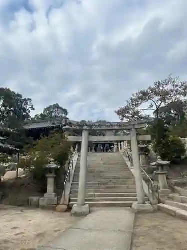 備後護國神社の{uncategorized: "未分類", other: "その他", undefined: "問題あり", building: "その他建物", grave: "お墓", sacred_gate: "鳥居", guardian: "狛犬", statue: "像", buddha: "仏像", history: "歴史", nature: "自然", garden: "庭園", animal: "動物", pagoda: "塔", temizu: "手水舎", mountain_gate: "山門・神門", sanctuary: "本殿・本堂", subordinate: "末社・摂社", art: "芸術", scenery: "景色", jizo: "地蔵", ema: "絵馬", goshuin: "御朱印", omikuji: "おみくじ", items: "授与品その他", amulet: "お守り", goshuincho: "御朱印帳", eats: "食事", festival: "お祭り", votive_dance: "神楽", shichigosan: "七五三参", wedding: "結婚式", experience: "体験その他", initially: "初詣", around: "周辺", anti_infection: "感染症対策"}