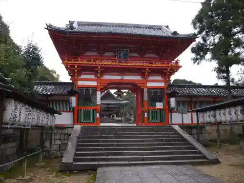 新日吉神宮の山門