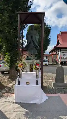 法華寺の像