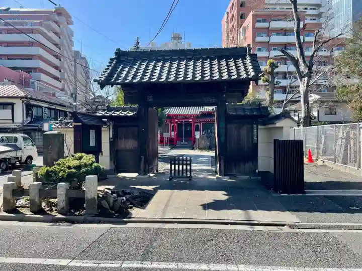 願行寺の{uncategorized: "未分類", other: "その他", undefined: "問題あり", building: "その他建物", grave: "お墓", sacred_gate: "鳥居", guardian: "狛犬", statue: "像", buddha: "仏像", history: "歴史", nature: "自然", garden: "庭園", animal: "動物", pagoda: "塔", temizu: "手水舎", mountain_gate: "山門・神門", sanctuary: "本殿・本堂", subordinate: "末社・摂社", art: "芸術", scenery: "景色", jizo: "地蔵", ema: "絵馬", goshuin: "御朱印", omikuji: "おみくじ", items: "授与品その他", amulet: "お守り", goshuincho: "御朱印帳", eats: "食事", festival: "お祭り", votive_dance: "神楽", shichigosan: "七五三参", wedding: "結婚式", experience: "体験その他", initially: "初詣", around: "周辺", anti_infection: "感染症対策"}