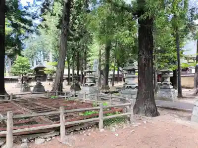 恵林寺の{uncategorized: "未分類", other: "その他", undefined: "問題あり", building: "その他建物", grave: "お墓", sacred_gate: "鳥居", guardian: "狛犬", statue: "像", buddha: "仏像", history: "歴史", nature: "自然", garden: "庭園", animal: "動物", pagoda: "塔", temizu: "手水舎", mountain_gate: "山門・神門", sanctuary: "本殿・本堂", subordinate: "末社・摂社", art: "芸術", scenery: "景色", jizo: "地蔵", ema: "絵馬", goshuin: "御朱印", omikuji: "おみくじ", items: "授与品その他", amulet: "お守り", goshuincho: "御朱印帳", eats: "食事", festival: "お祭り", votive_dance: "神楽", shichigosan: "七五三参", wedding: "結婚式", experience: "体験その他", initially: "初詣", around: "周辺", anti_infection: "感染症対策"}
