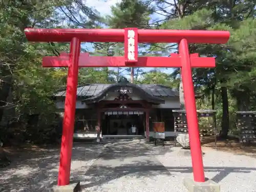 無戸室浅間神社(船津胎内神社)の鳥居