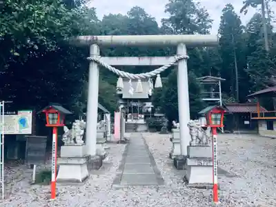 磐裂根裂神社の鳥居