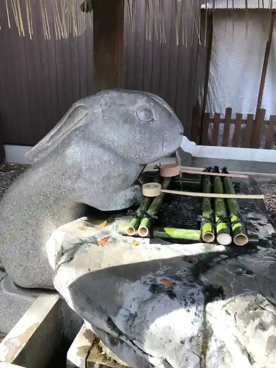 調神社の手水舎