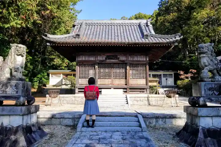 八柱社の本殿・本堂