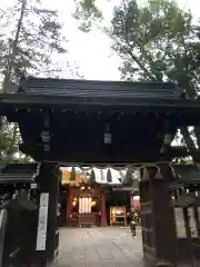 赤坂氷川神社の山門