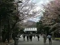 北海道神宮の{uncategorized: "未分類", other: "その他", undefined: "問題あり", building: "その他建物", grave: "お墓", sacred_gate: "鳥居", guardian: "狛犬", statue: "像", buddha: "仏像", history: "歴史", nature: "自然", garden: "庭園", animal: "動物", pagoda: "塔", temizu: "手水舎", mountain_gate: "山門・神門", sanctuary: "本殿・本堂", subordinate: "末社・摂社", art: "芸術", scenery: "景色", jizo: "地蔵", ema: "絵馬", goshuin: "御朱印", omikuji: "おみくじ", items: "授与品その他", amulet: "お守り", goshuincho: "御朱印帳", eats: "食事", festival: "お祭り", votive_dance: "神楽", shichigosan: "七五三参", wedding: "結婚式", experience: "体験その他", initially: "初詣", around: "周辺", anti_infection: "感染症対策"}