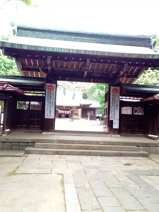 峯ヶ岡八幡神社の山門・神門