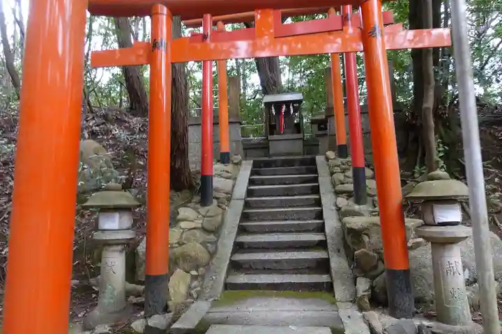 新屋坐天照御魂神社の末社・摂社