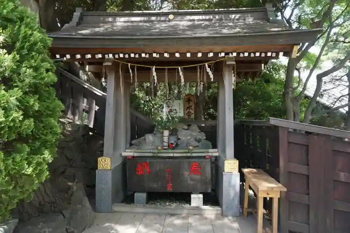 登渡神社の手水舎