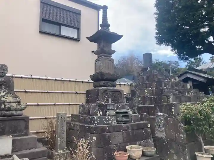 荘厳寺の{uncategorized: "未分類", other: "その他", undefined: "問題あり", building: "その他建物", grave: "お墓", sacred_gate: "鳥居", guardian: "狛犬", statue: "像", buddha: "仏像", history: "歴史", nature: "自然", garden: "庭園", animal: "動物", pagoda: "塔", temizu: "手水舎", mountain_gate: "山門・神門", sanctuary: "本殿・本堂", subordinate: "末社・摂社", art: "芸術", scenery: "景色", jizo: "地蔵", ema: "絵馬", goshuin: "御朱印", omikuji: "おみくじ", items: "授与品その他", amulet: "お守り", goshuincho: "御朱印帳", eats: "食事", festival: "お祭り", votive_dance: "神楽", shichigosan: "七五三参", wedding: "結婚式", experience: "体験その他", initially: "初詣", around: "周辺", anti_infection: "感染症対策"}